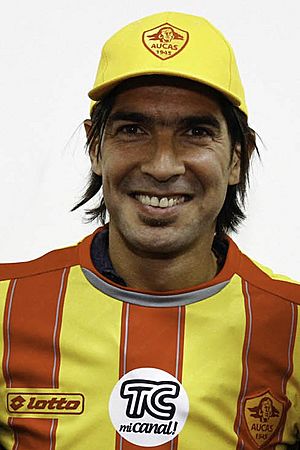 SEBASTIAN ABREU (16821761936) (cropped).jpg