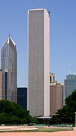 2006-06-07 840x1500 Chicago aon building