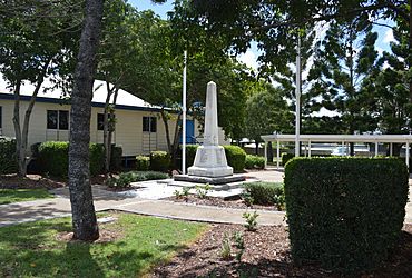 Calliope War Memorial 003.JPG