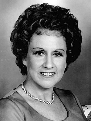 Jean Stapleton 1977.JPG