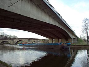 Large commercial barge.jpg