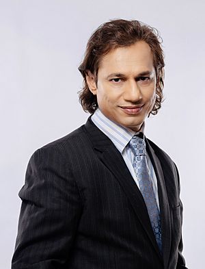 Mandar-Agashe-official-portrait-2021-cropped.jpg