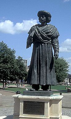 Ram Mohan Roy statue