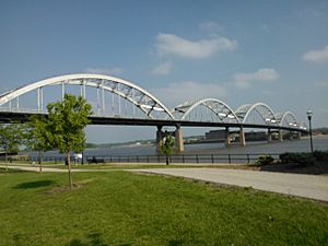 Rock Island Centennial Bridge 2012.jpg